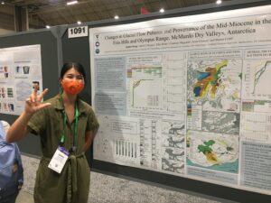 Sophia Wang ('22) presenting her data from Antarctica at the December 2021 American Geophysical Union Conference.